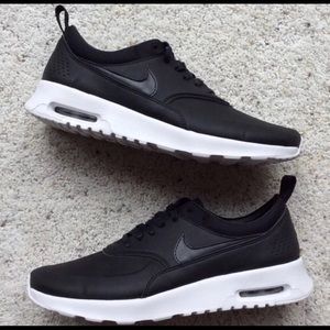 Nike thea